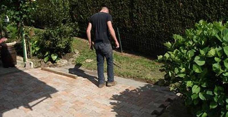 Photo de l'entretien d'un jardin - Yann CORDIER Paysagiste
