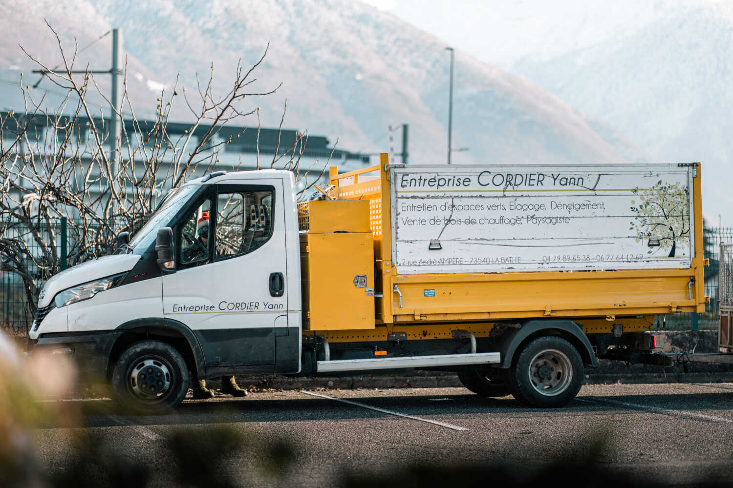 Photo du camion de l'entreprise de paysagiste Cordier Yann
